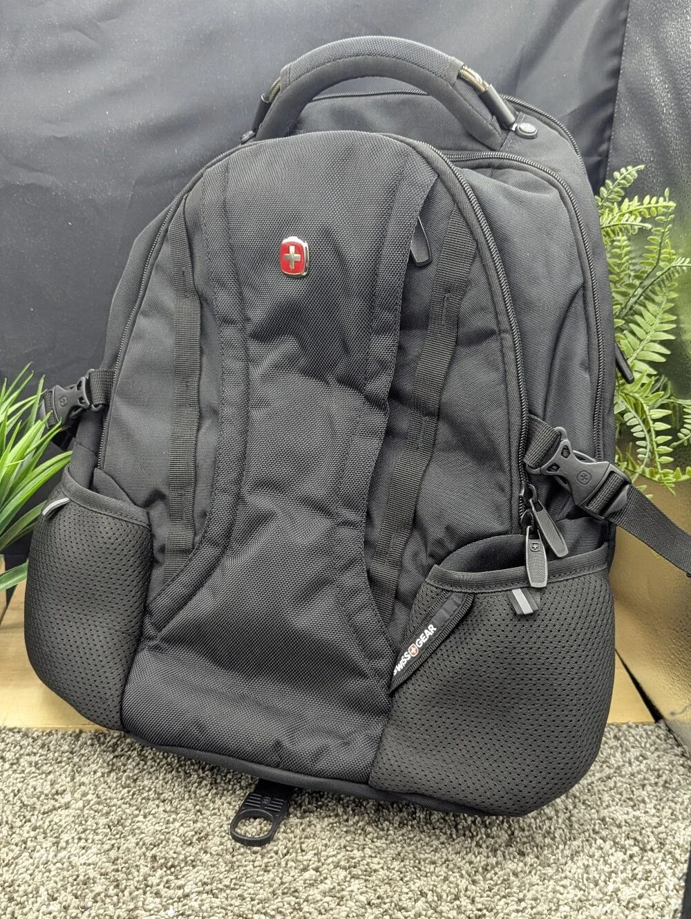 SwissGear 3760 Scan Smart Airflow Laptop Protection Adjustable Backpack